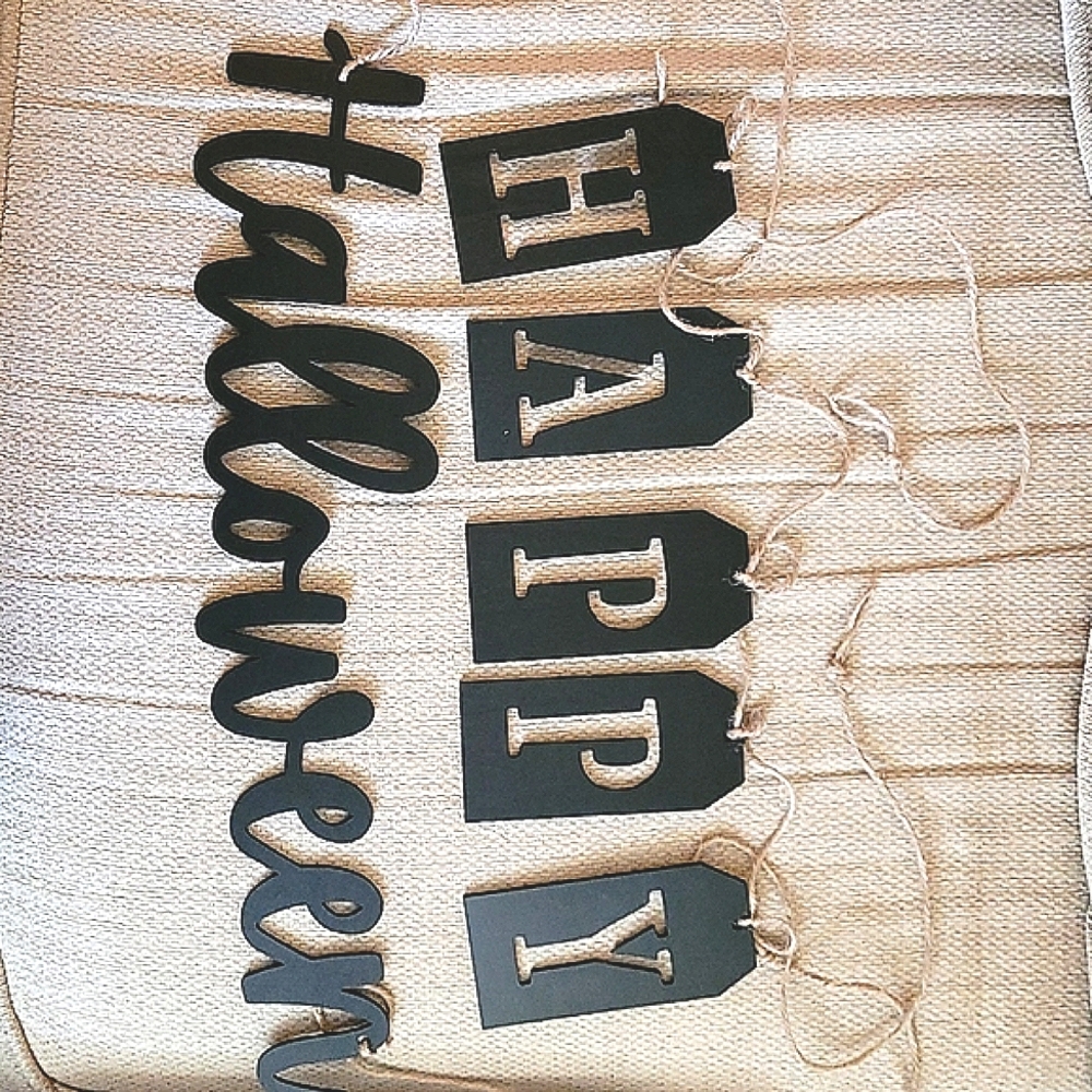 Wooden HAPPY HALLOWEEN sign